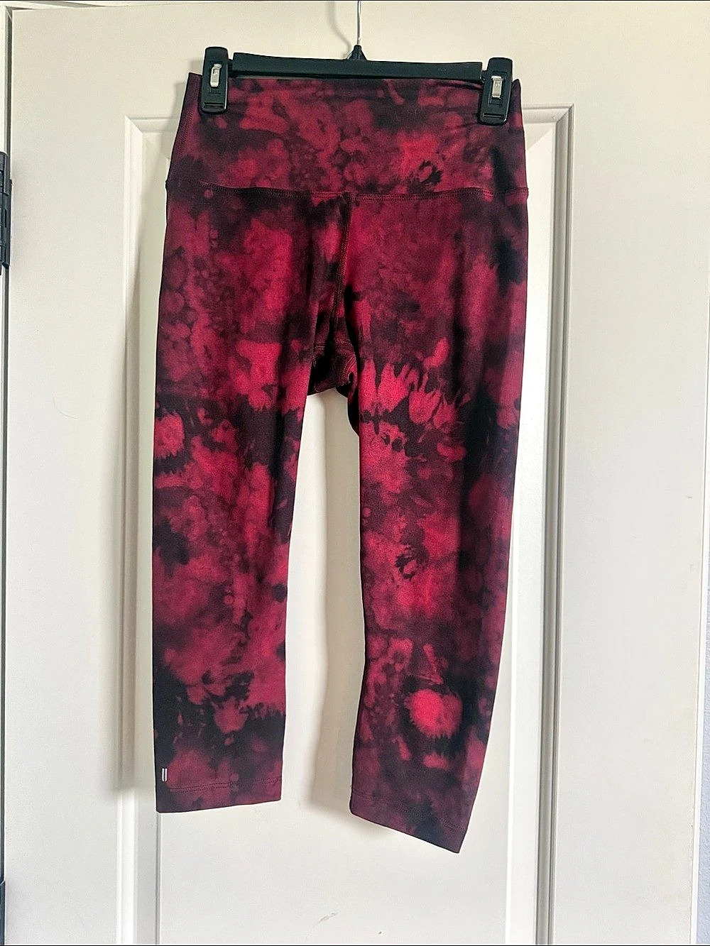 Nobull Tie-Dye Leggings in Red & Black Size Small
